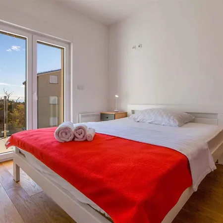 In 39050 Apartment *